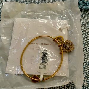 Perfect Maid of Honor Gift